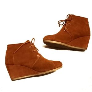 TOMS Desert Wedge Booties in Cognac Suede Size 7.5
